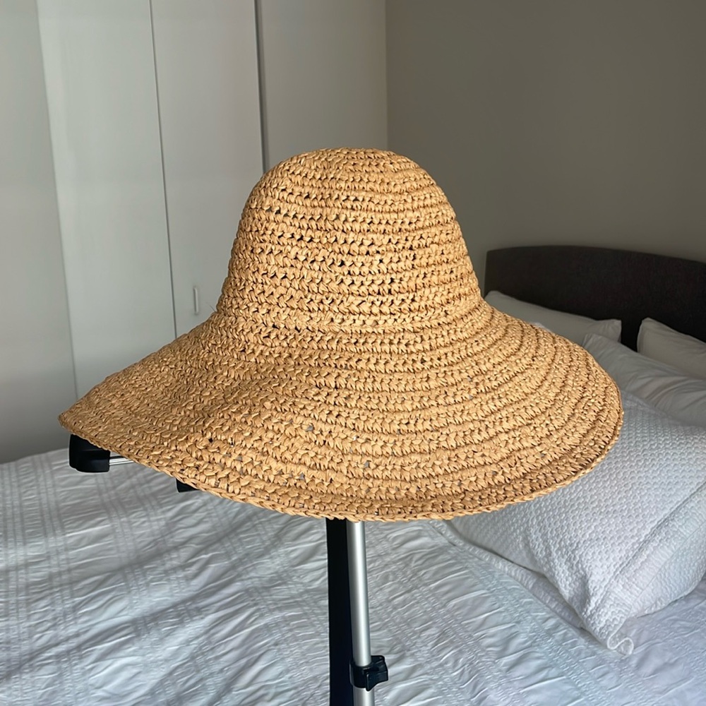 COS Woven Straw Hat. Size M/L